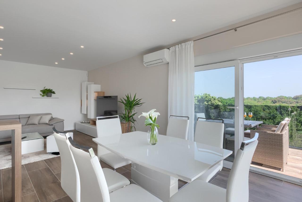 Exclusive Apartments Ellen & Micol-With 3 Free Mountain Bikes Pjescana Uvala Esterno foto