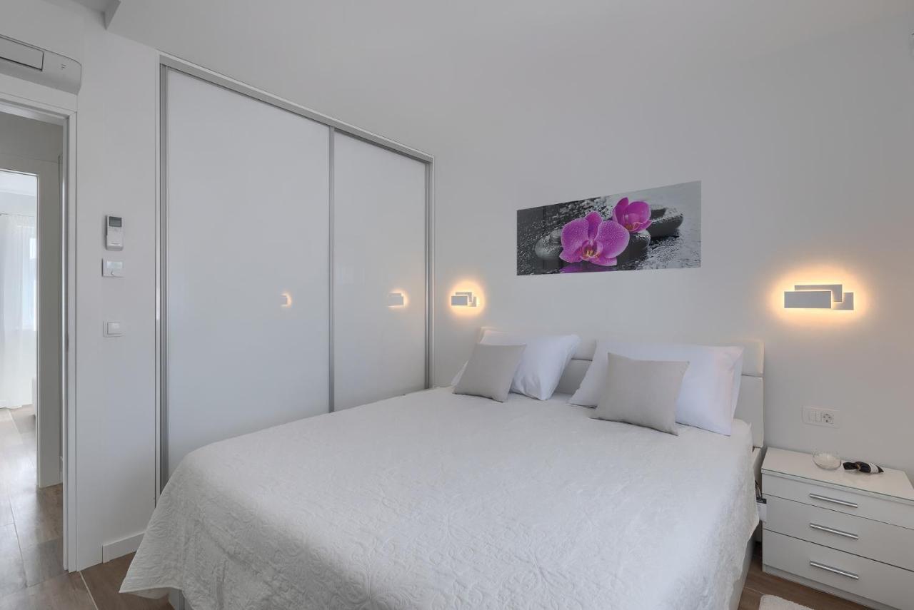 Exclusive Apartments Ellen & Micol-With 3 Free Mountain Bikes Pjescana Uvala Esterno foto